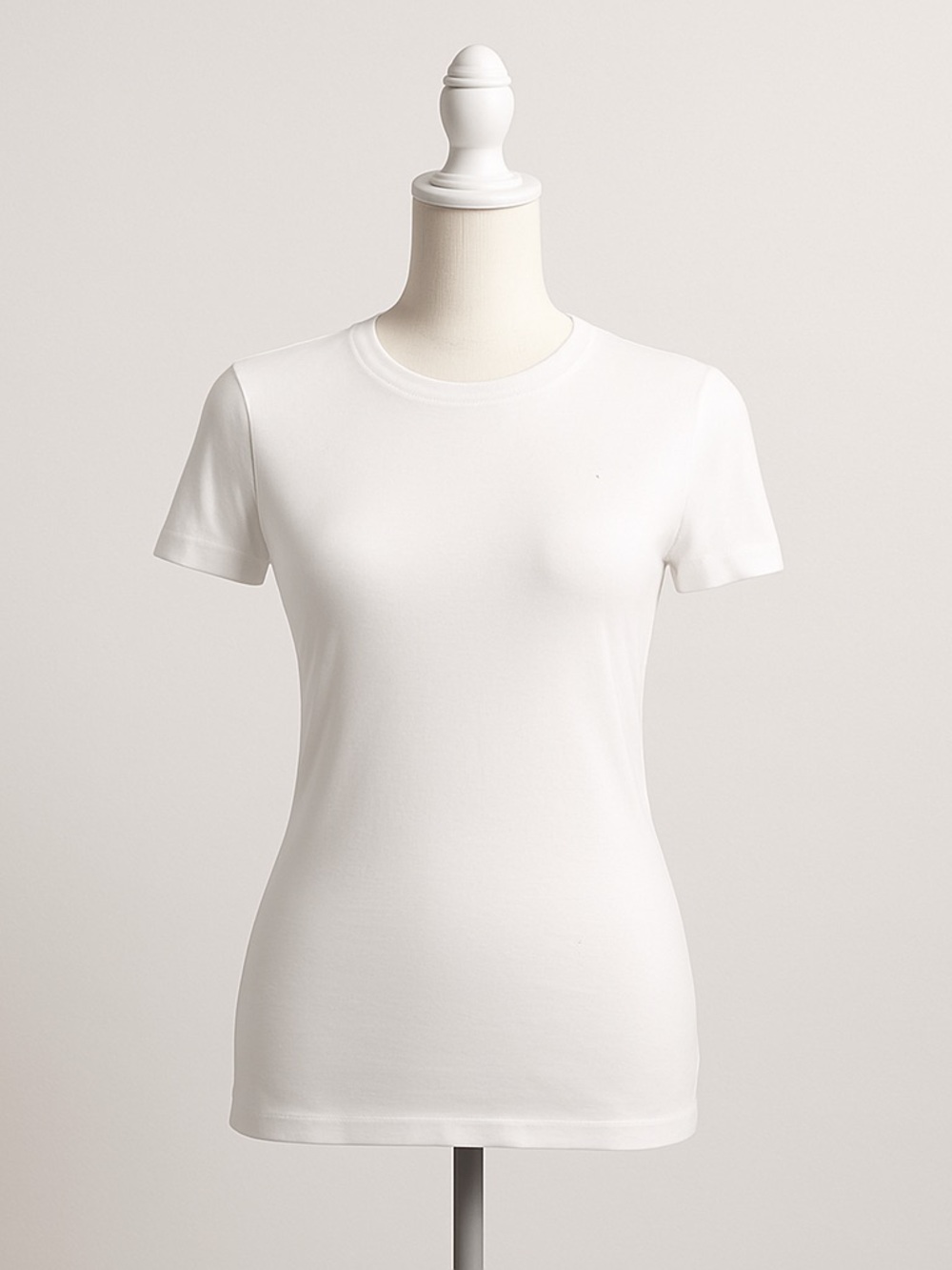 Raulph Lauren White Fitted Tshirt small never worn